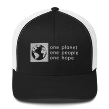 Charger l'image dans la galerie, Structured Mesh-Back Cap with Box Logo and Globe