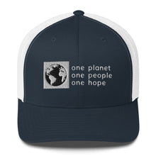 Charger l'image dans la galerie, Structured Mesh-Back Cap with Box Logo and Globe