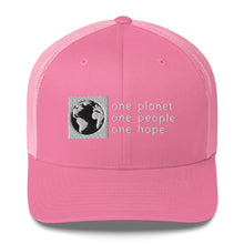 Charger l'image dans la galerie, Structured Mesh-Back Cap with Box Logo and Globe