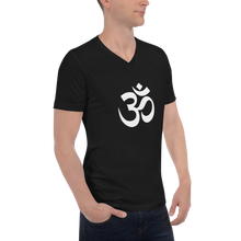 将图片加载到图库查看器,Short Sleeve V-Neck T-Shirt with Om Symbol