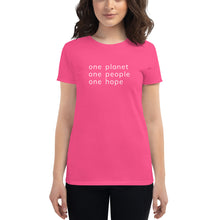 Cargar imagen en el visor de la galería, Women's short sleeve T-shirt with Six Words