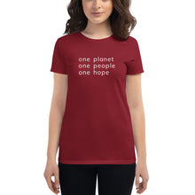 Cargar imagen en el visor de la galería, Women's short sleeve T-shirt with Six Words