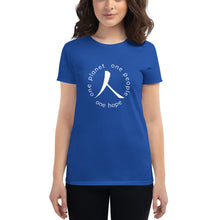 Cargar imagen en el visor de la galería, Women's short sleeve T-shirt with Humankind Symbol and Globe Tagline