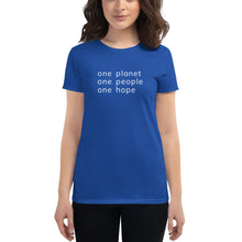 Cargar imagen en el visor de la galería, Women's short sleeve T-shirt with Six Words