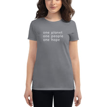 Cargar imagen en el visor de la galería, Women's short sleeve T-shirt with Six Words