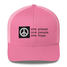 Cargar imagen en el visor de la galería, Structured, Mesh-Back Cap with Box Logo and Peace Symbol
