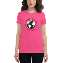 गैलरी व्यूवर में इमेज लोड करें, Women&#39;s short sleeve T-shirt with Earth and Black Globe Tagline
