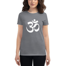 Cargar imagen en el visor de la galería, Women&#39;s short sleeve T-shirt with Om Symbol
