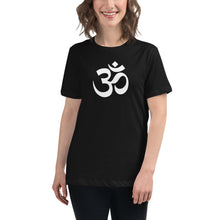 Charger l&#39;image dans la galerie, Women&#39;s Relaxed T-Shirt with Om Symbol
